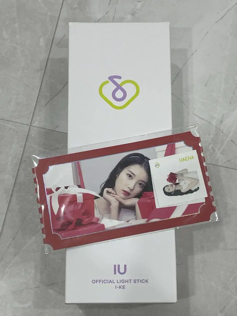 Source) iu lightstick Ike version 3 pre-order benefit with simple unsealed new wts to sell