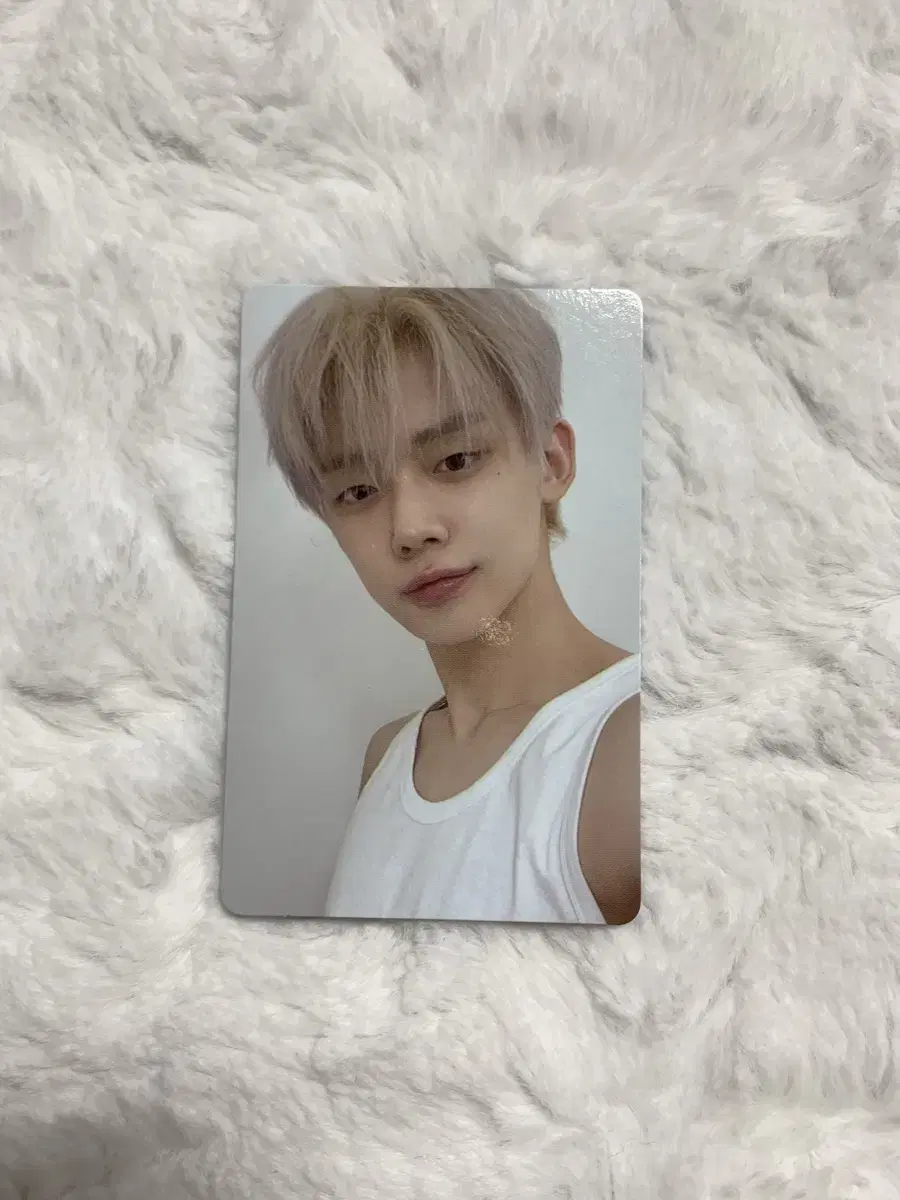 Tiered version of txt tumbler yeonjun photocard