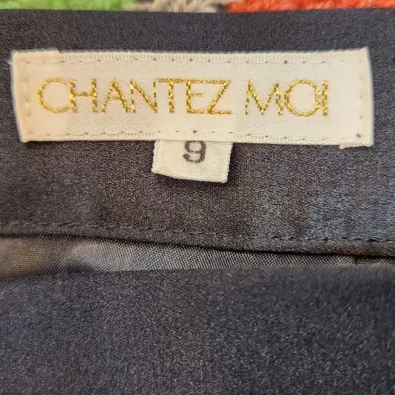 CHANTEZ MOI 새틴원단 롱스커트