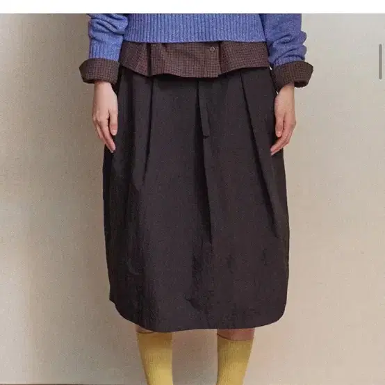 꼬모니노즈 W RALLOON PLEATS SKIRT [BLACK]