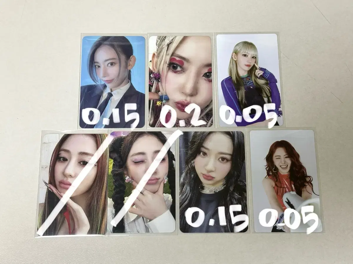 le sserafim sakura huh yunjin photocard wts piercefanmeetingonoffcrazyalphomiepubliclord