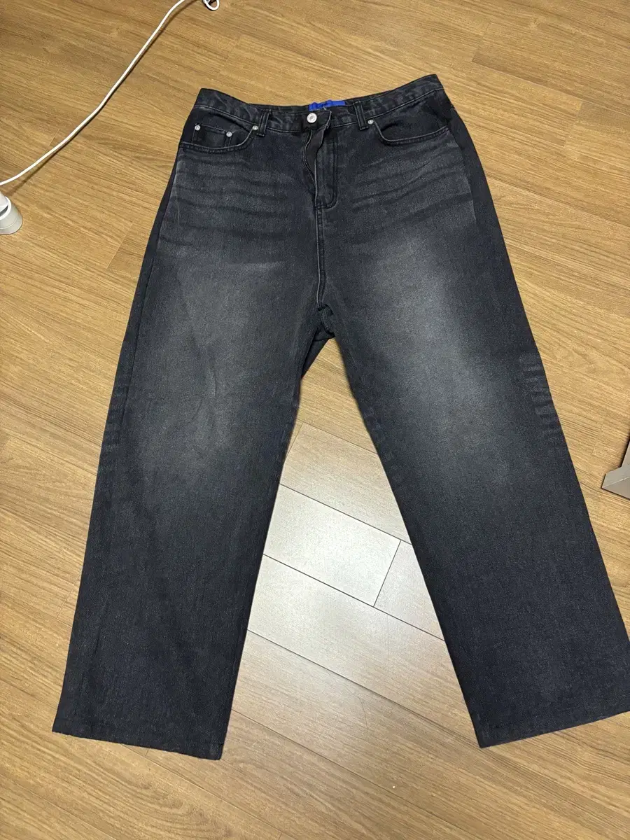 Black wide-leg denim jeans pants