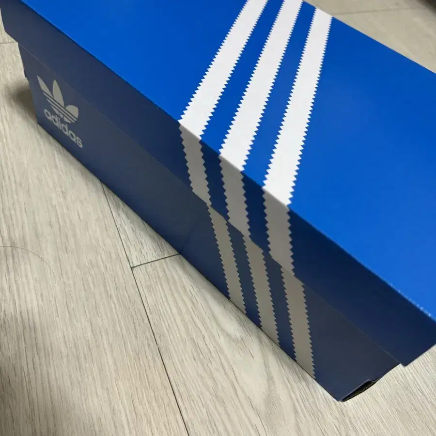 아디다스 275 Adidas 토바코 Pantone Mesa GY7396