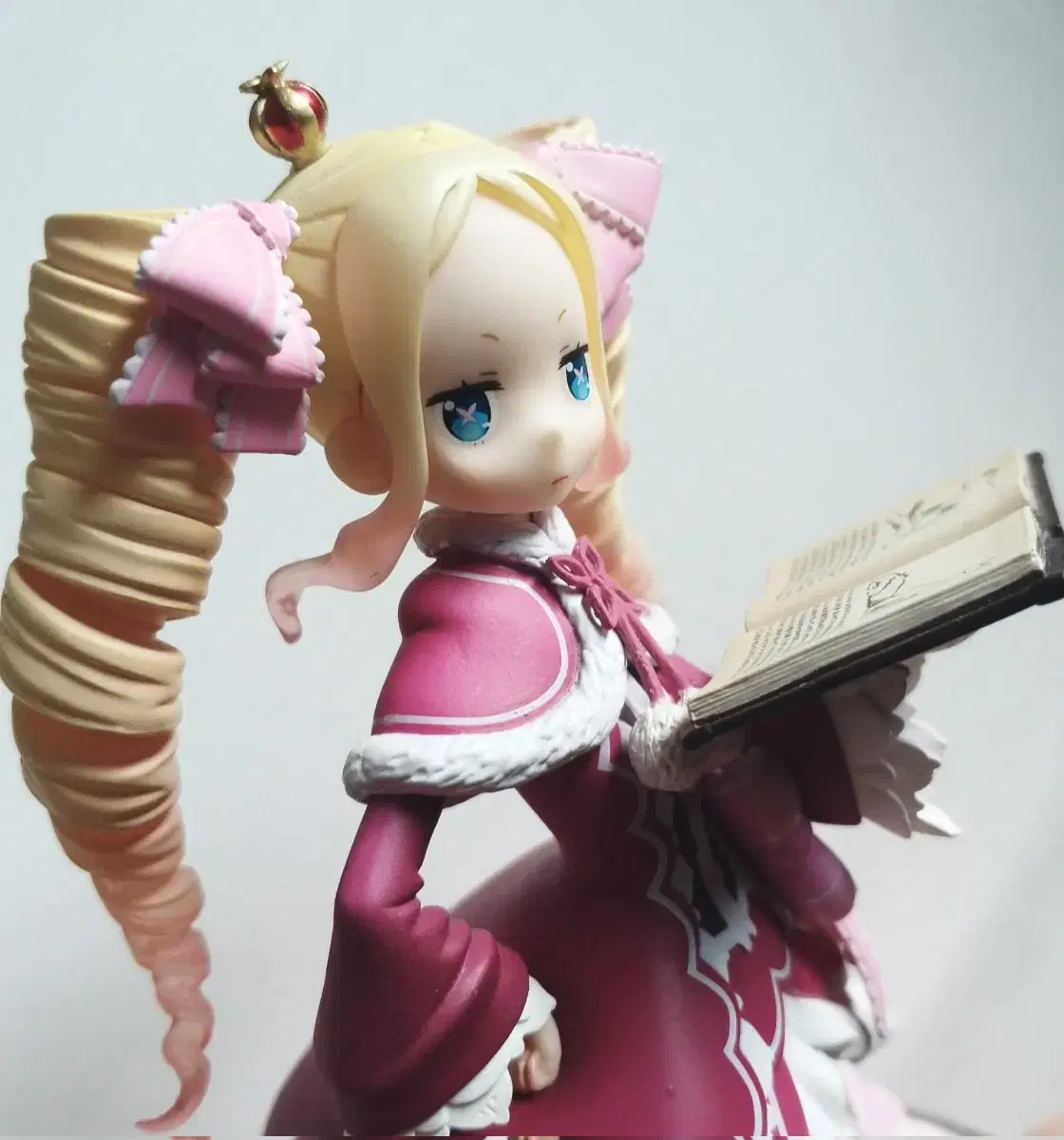 Ligero First Lottery C Prize Beatrice Figurine