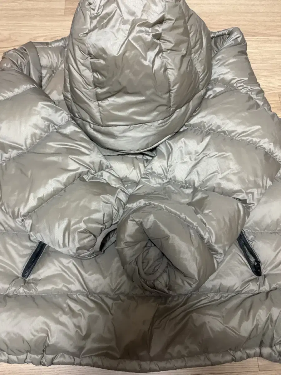 Off-Grid OG Padded Large