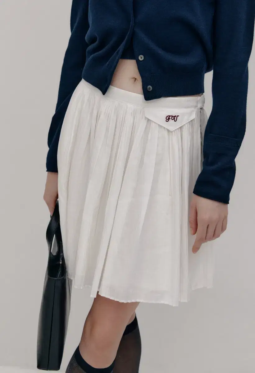 파르벵 Farven PLEATED SHORT SKIRT_WHITE