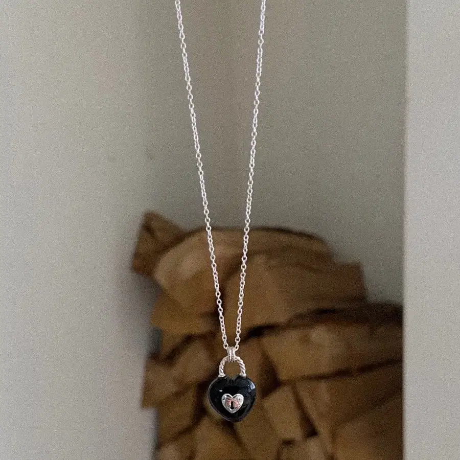 앙스모멍 Heart Lock Necklace (onyx)