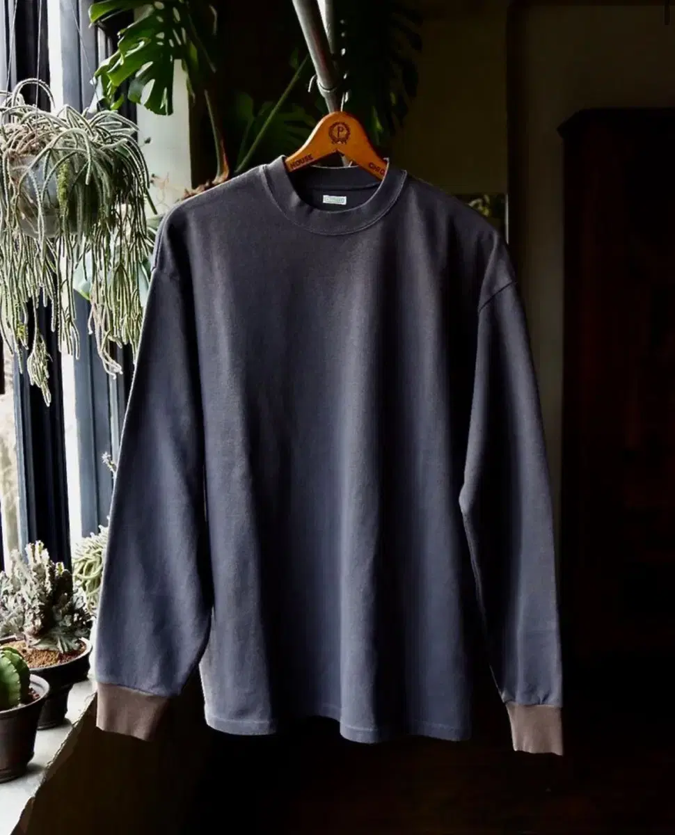 24 Apres-Season Vintage L/S T-Shirt Navy Size 2 New for sale