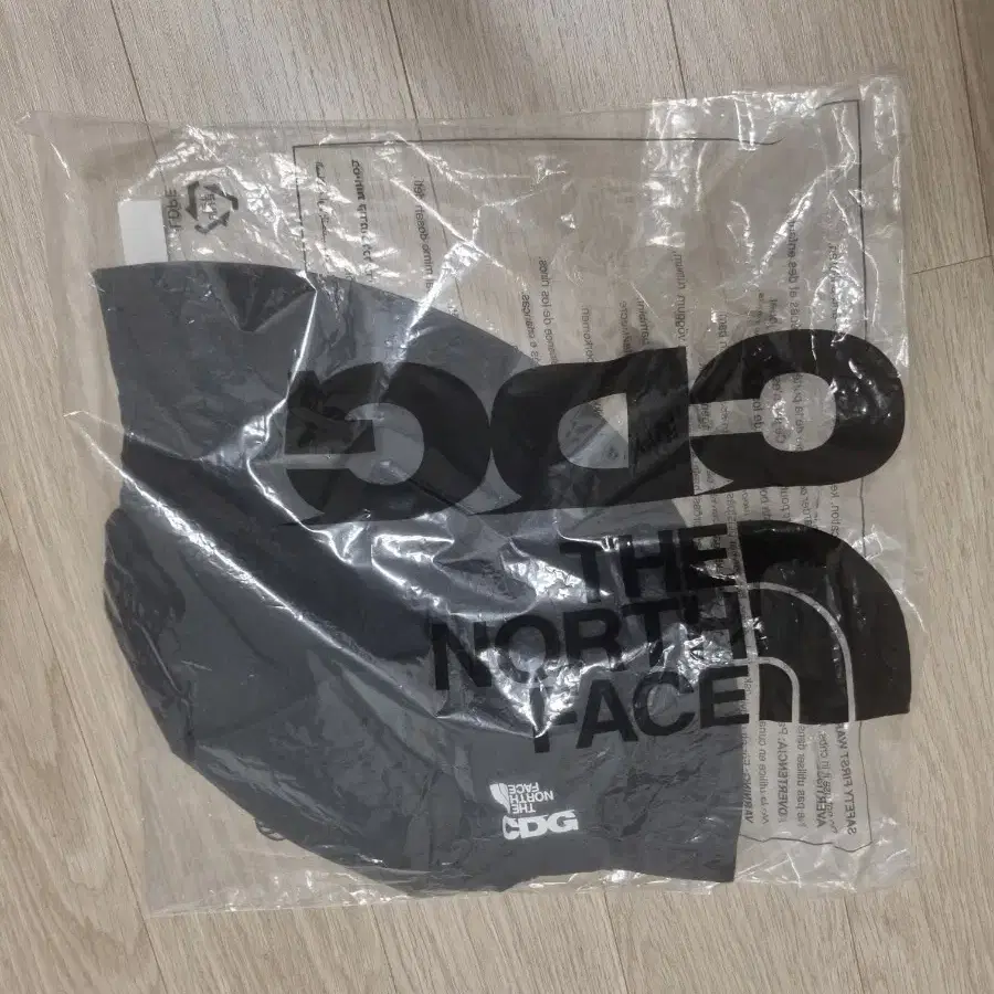 CDG x 노스페이스 콜라보 버킷햇 L-XL 사이즈 꼼데 꼼데가르송