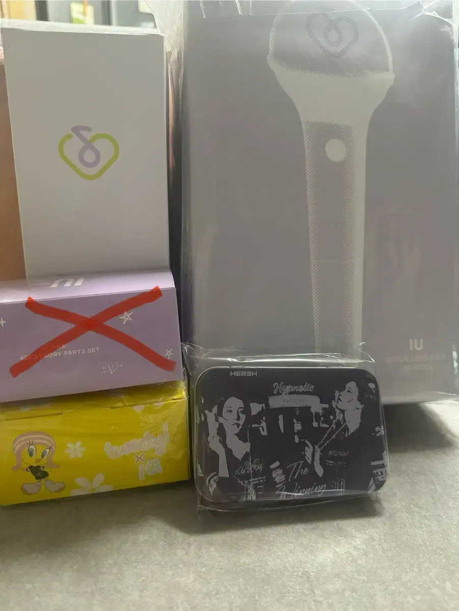 IU Lightstick Set WTS