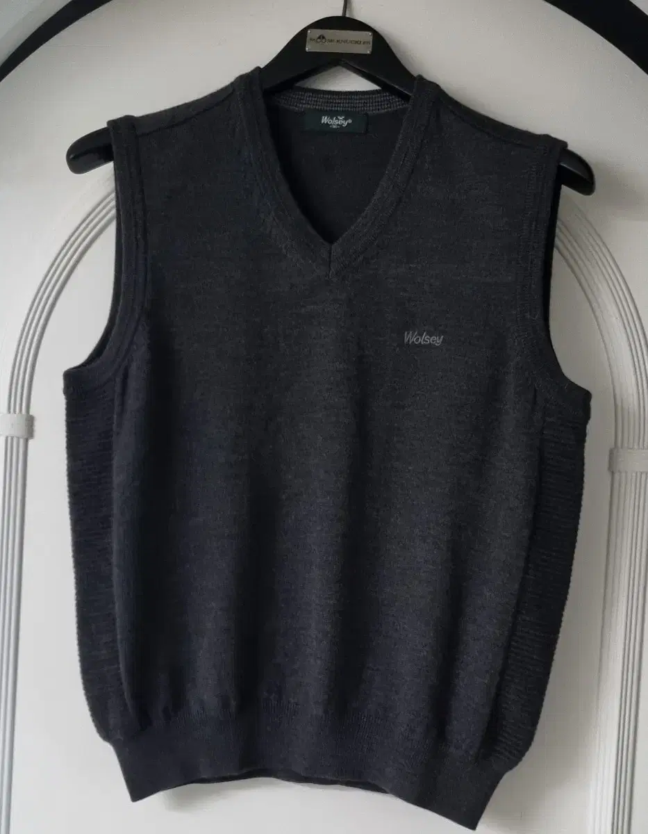 Unworn Woolsey Golfwear Men's Wool & Momo100 Vest