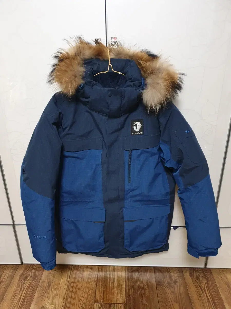 Black yak goose padded m95 gore-tex new