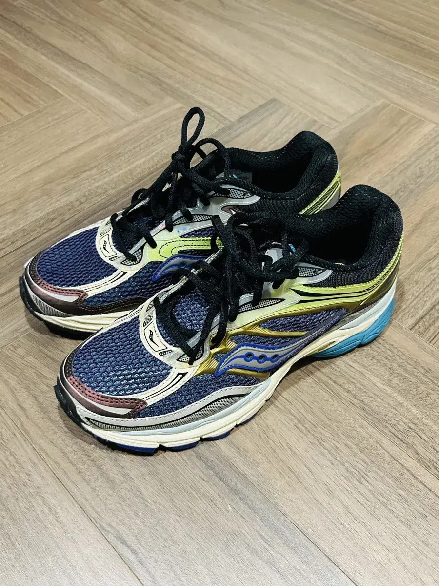 Saucony Progrid Omni 9 270 새상품