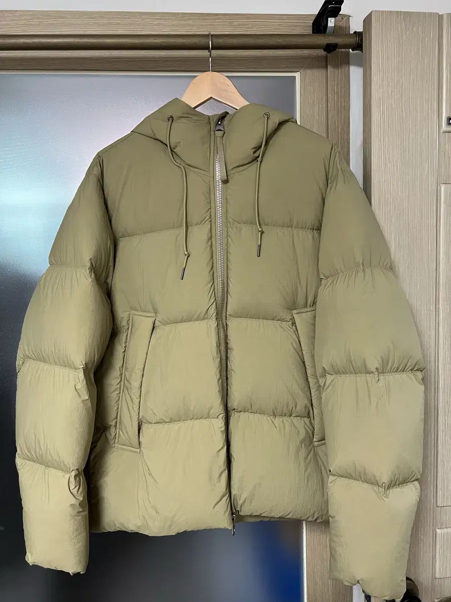 Arcette Puffer Padded Size L Beige