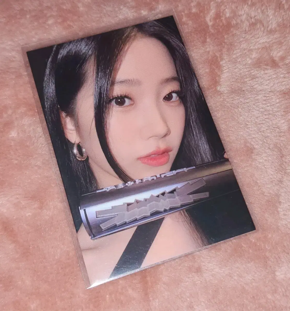 Le sserafim bloom 1st broadcast photocard kazuha