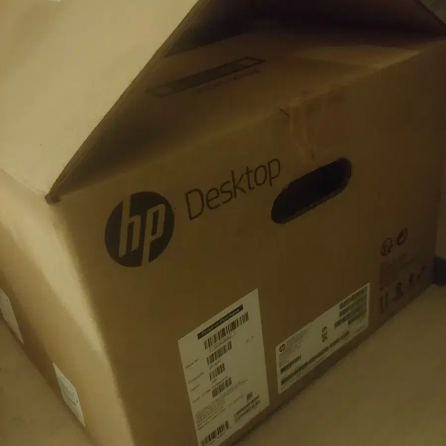 HP 데스크탑 CPU i7 8700, RAM 16G, SSD 256G