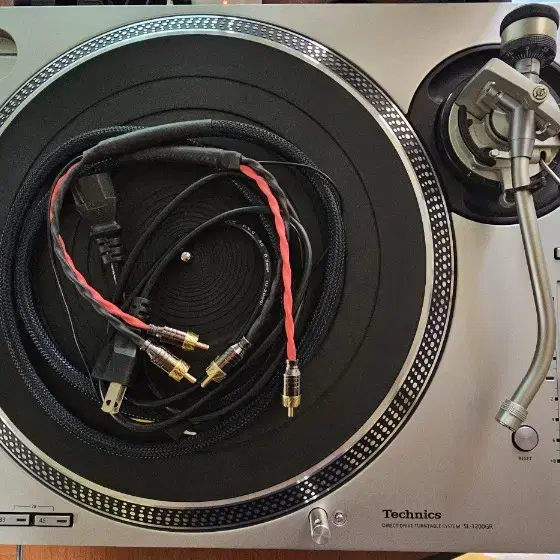 테크닉스, Technics 턴테이블 SL-1200GR 실버 팝니다