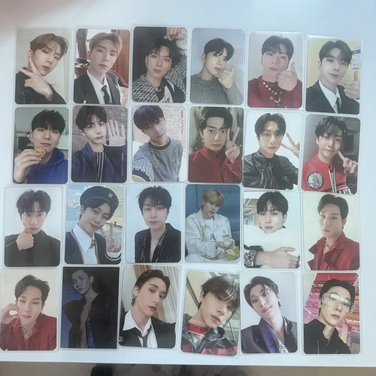 Monsta X photocard bulk 143 non-duplicate + alpha