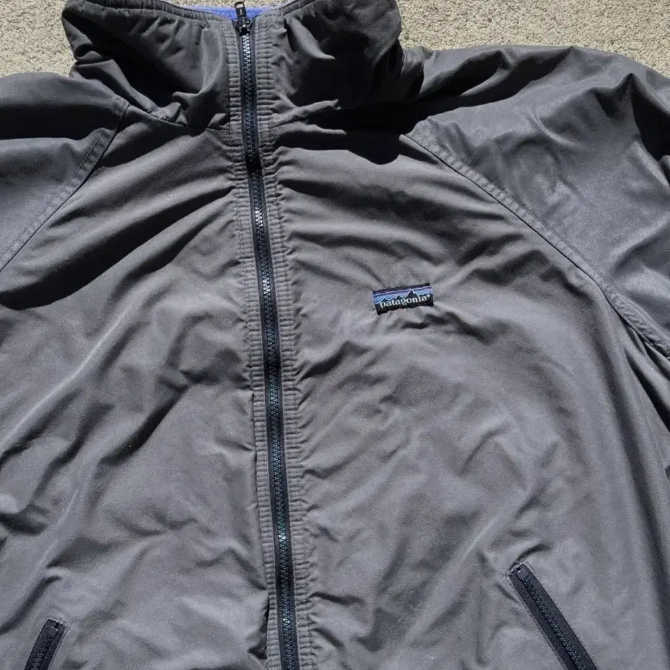 8-90s patagonia full-zip bomber