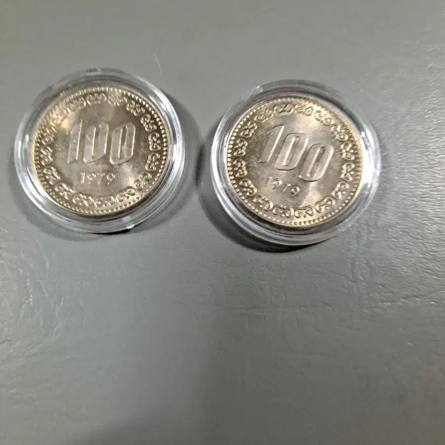 1979년100원 미사용 2개 일괄판매