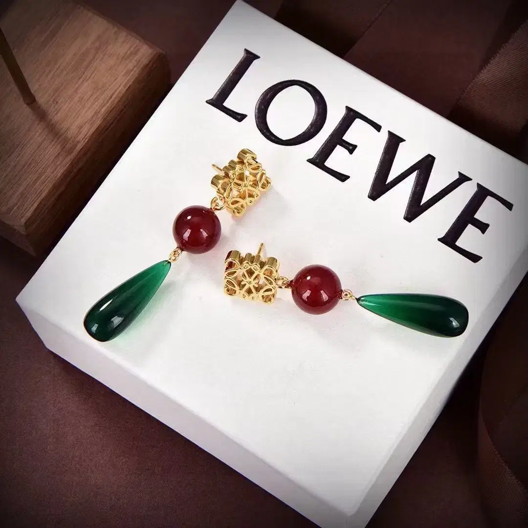 loewe로에브 스웨이드 진주 말 꼬리 모양 귀걸이