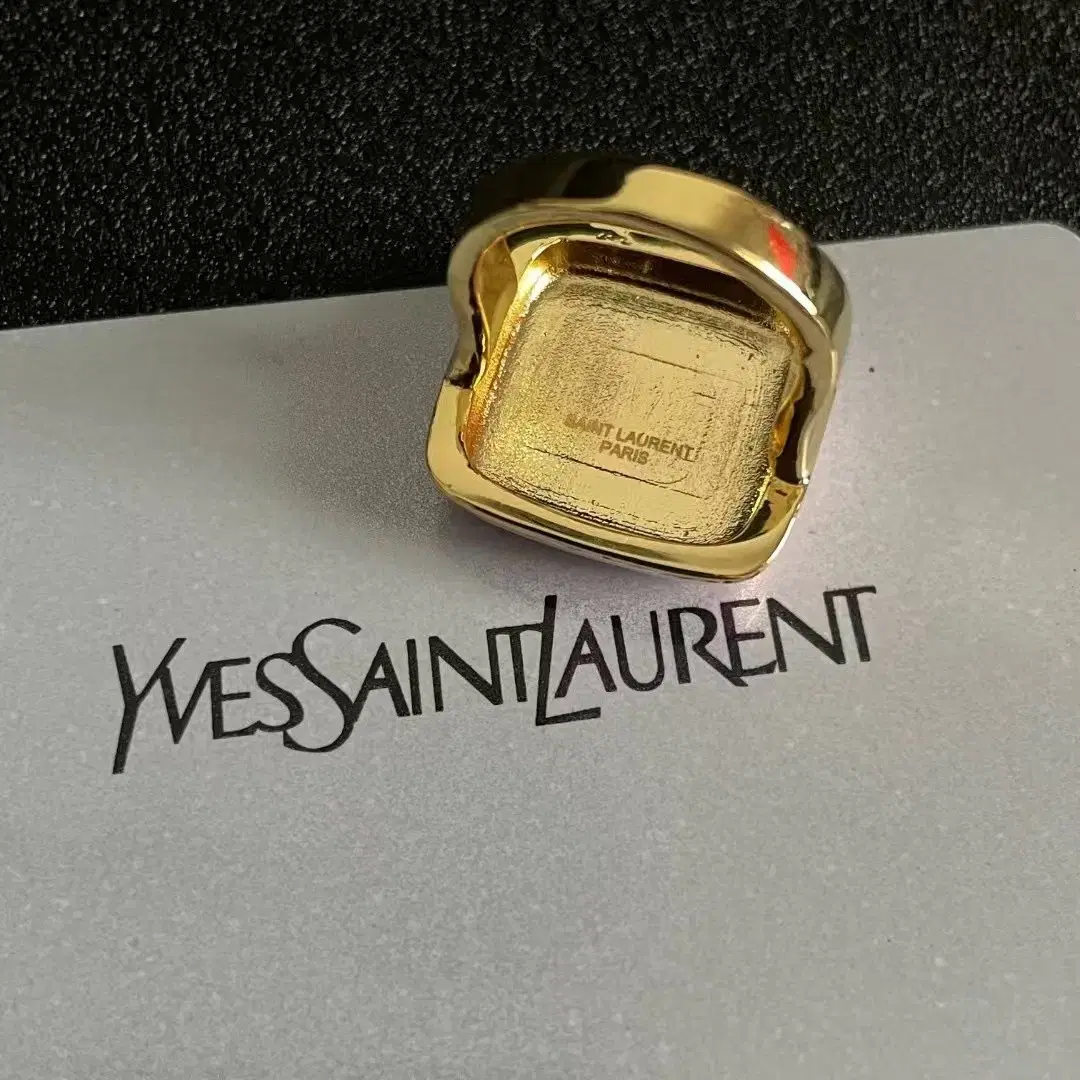 YSL 사각형 글자 반지 사이즈 완비됨