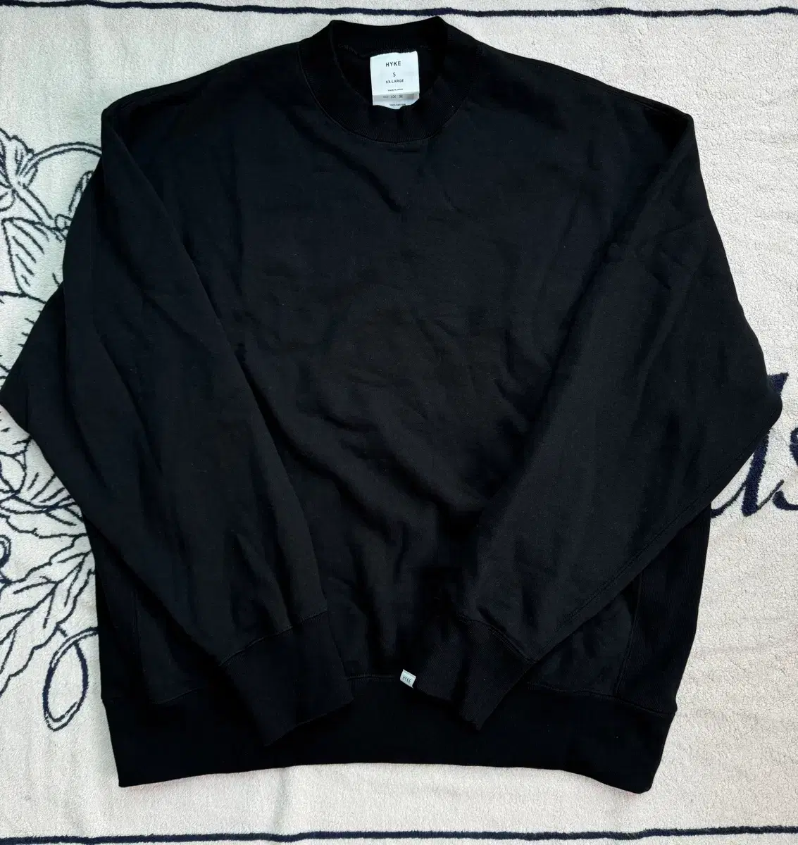 HYKE Sweatshirt in Black