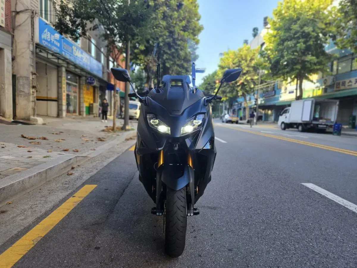 서울 2023 TMAX560 티맥 10***km 아크라2구 판매!!