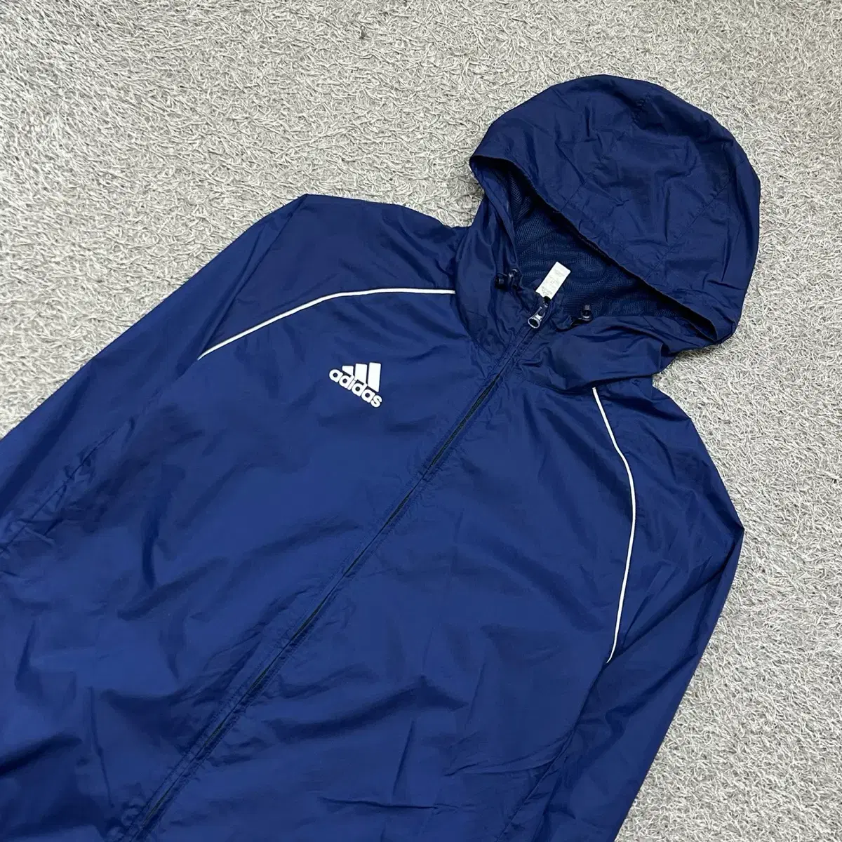 [105] Adidas Hooded Windbreaker