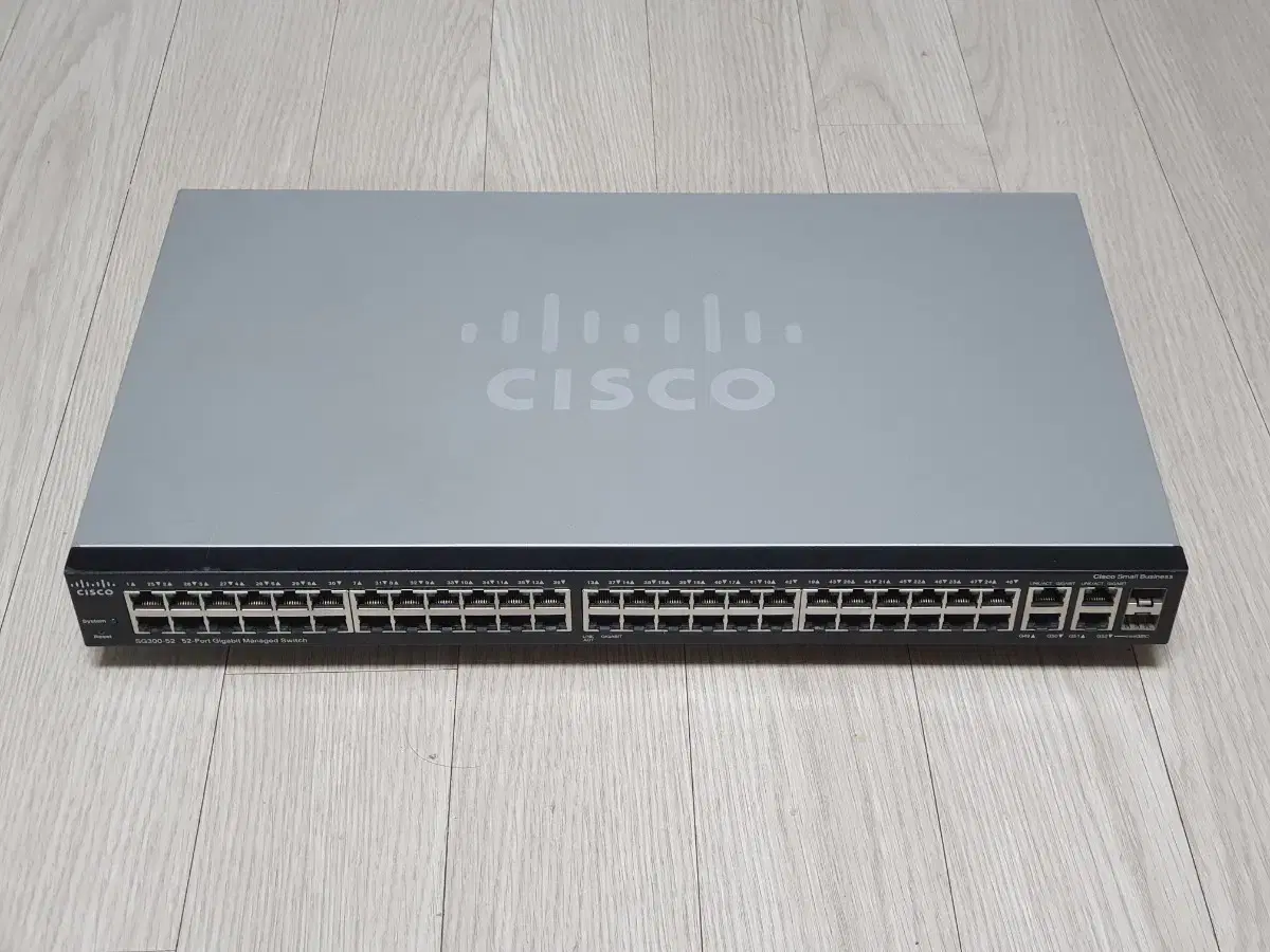 시스코 SG300-52 / 52포트 기가비트 스위칭 허브 / CISCO