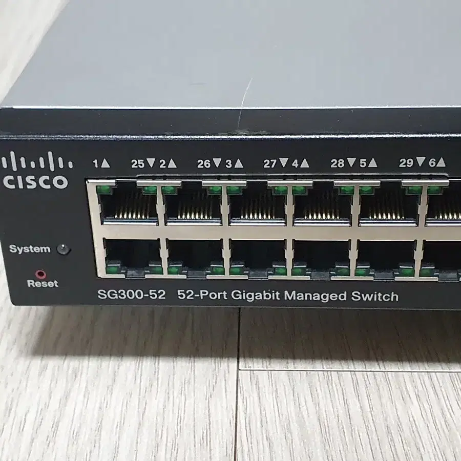 시스코 SG300-52 / 52포트 기가비트 스위칭 허브 / CISCO