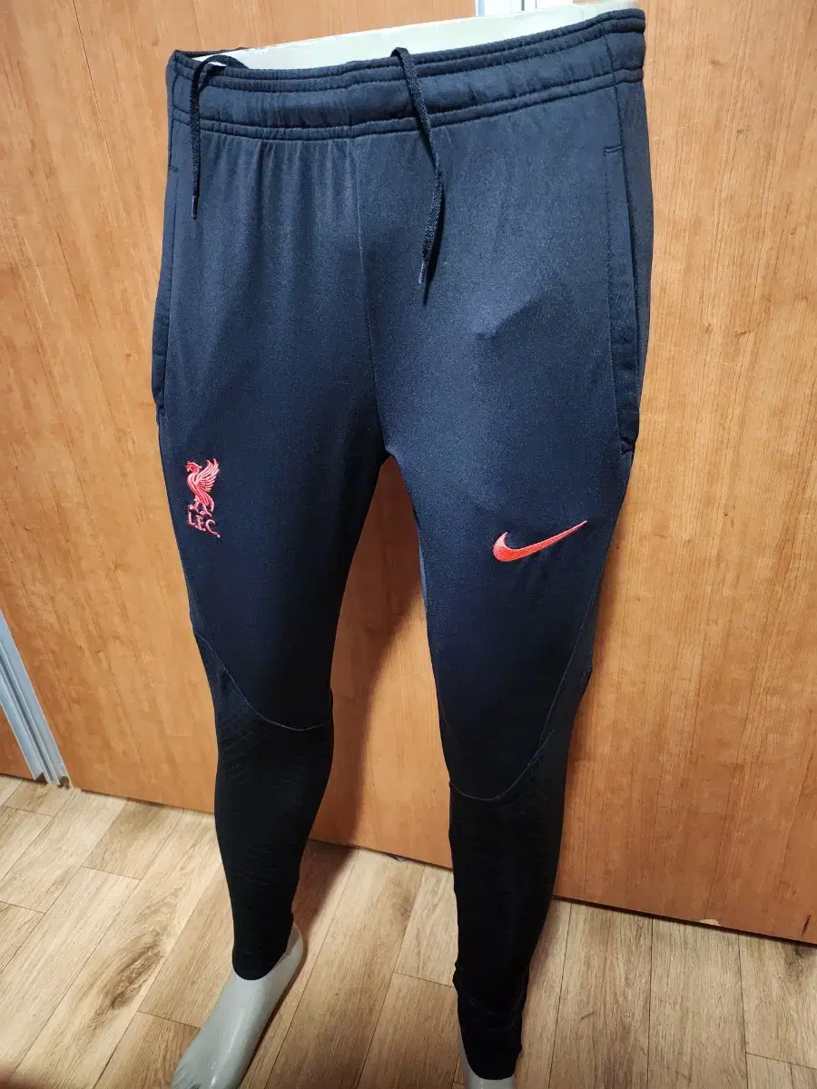 NIKE LFC나이키여성밴딩트레이닝바지S입니다만 27에서30정도