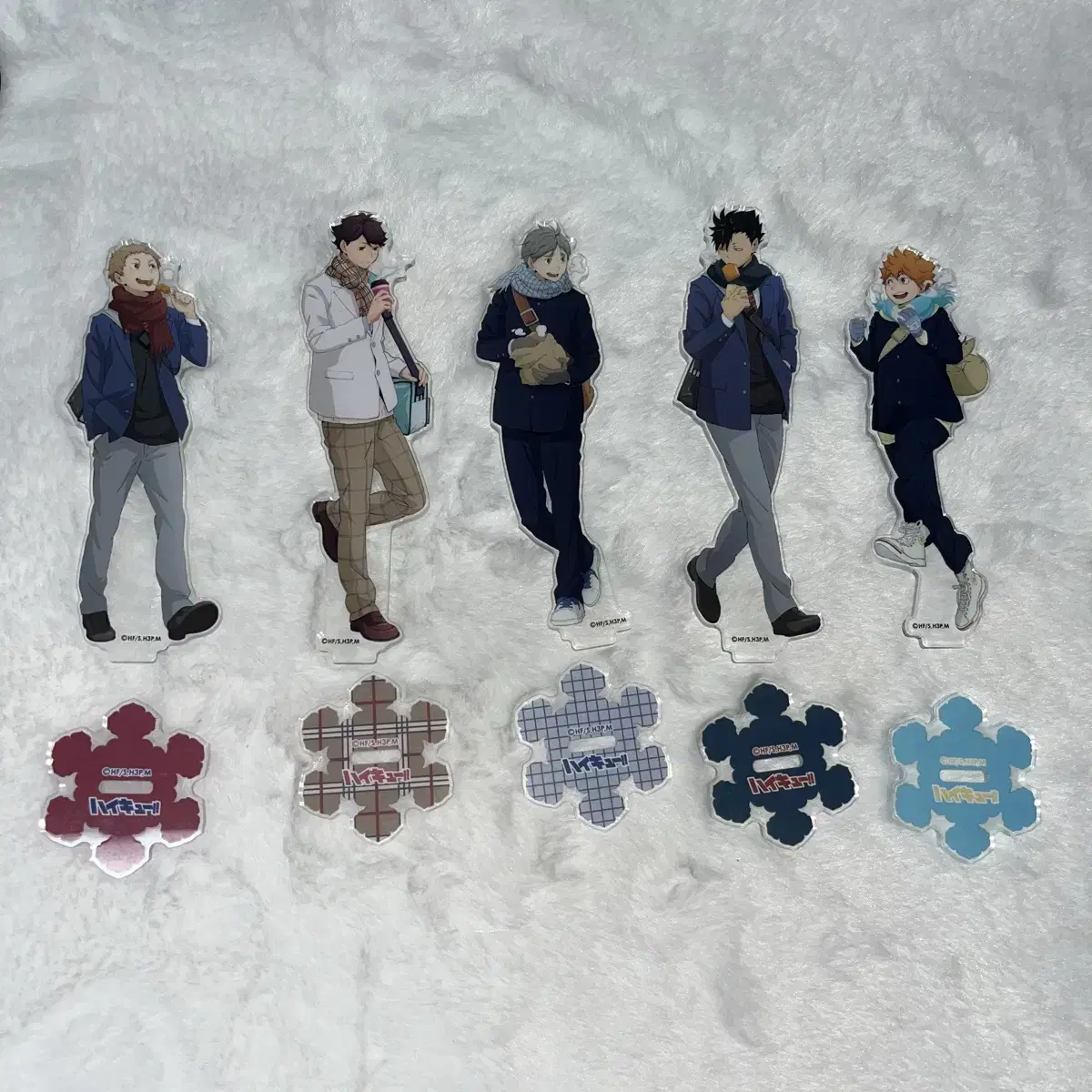 Source))Haikyuu Yaku Oikawa Sugawara Kuroo hinata winter acrylic stand