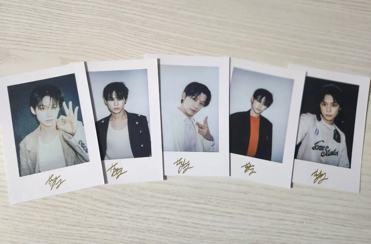 txt yeonjun Chinese magazine JeongchaeOK polaroid sells