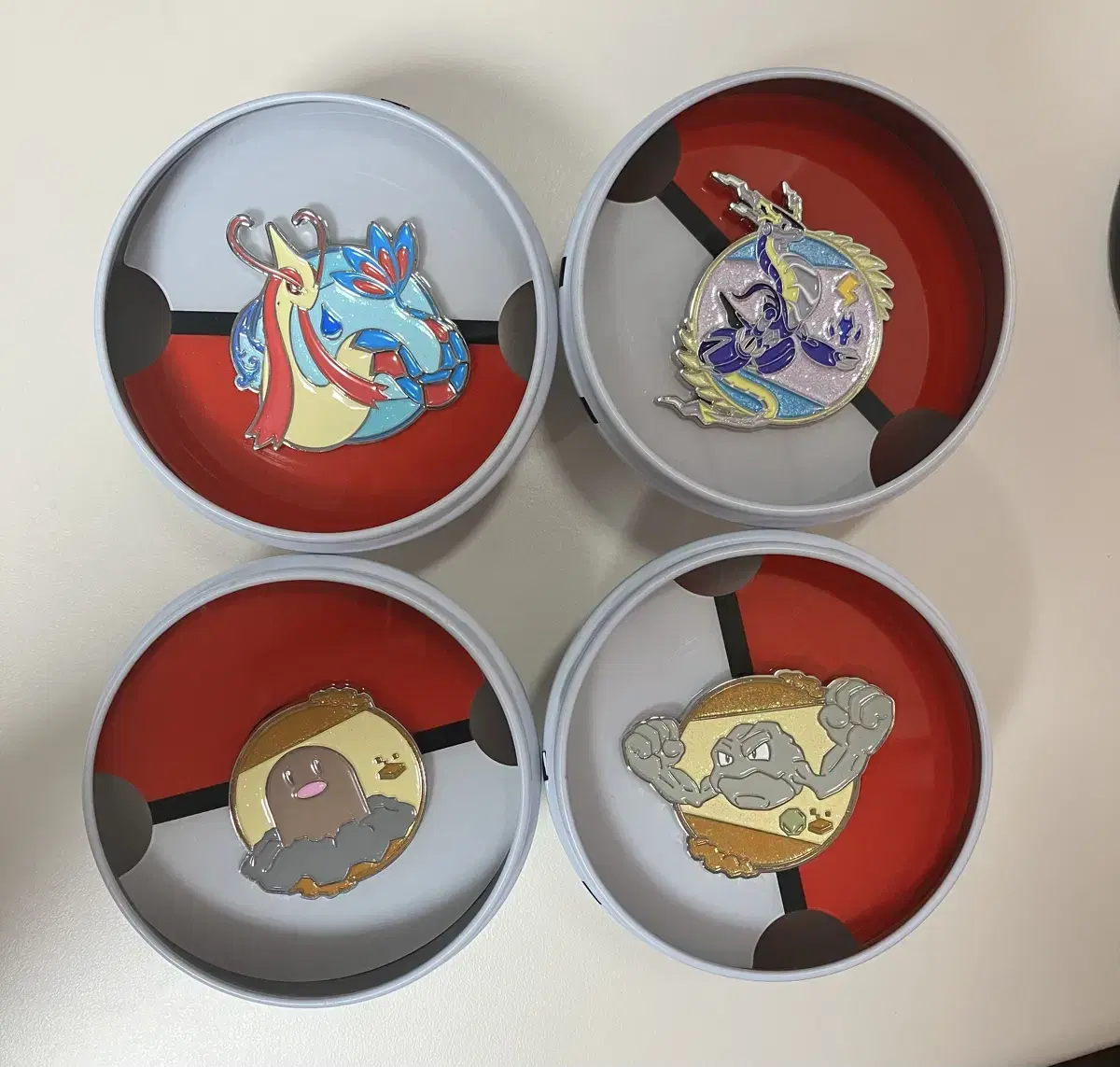 Pokémon pop up Pokémon Random Badge Lugia Miridon Milotic Digdoll