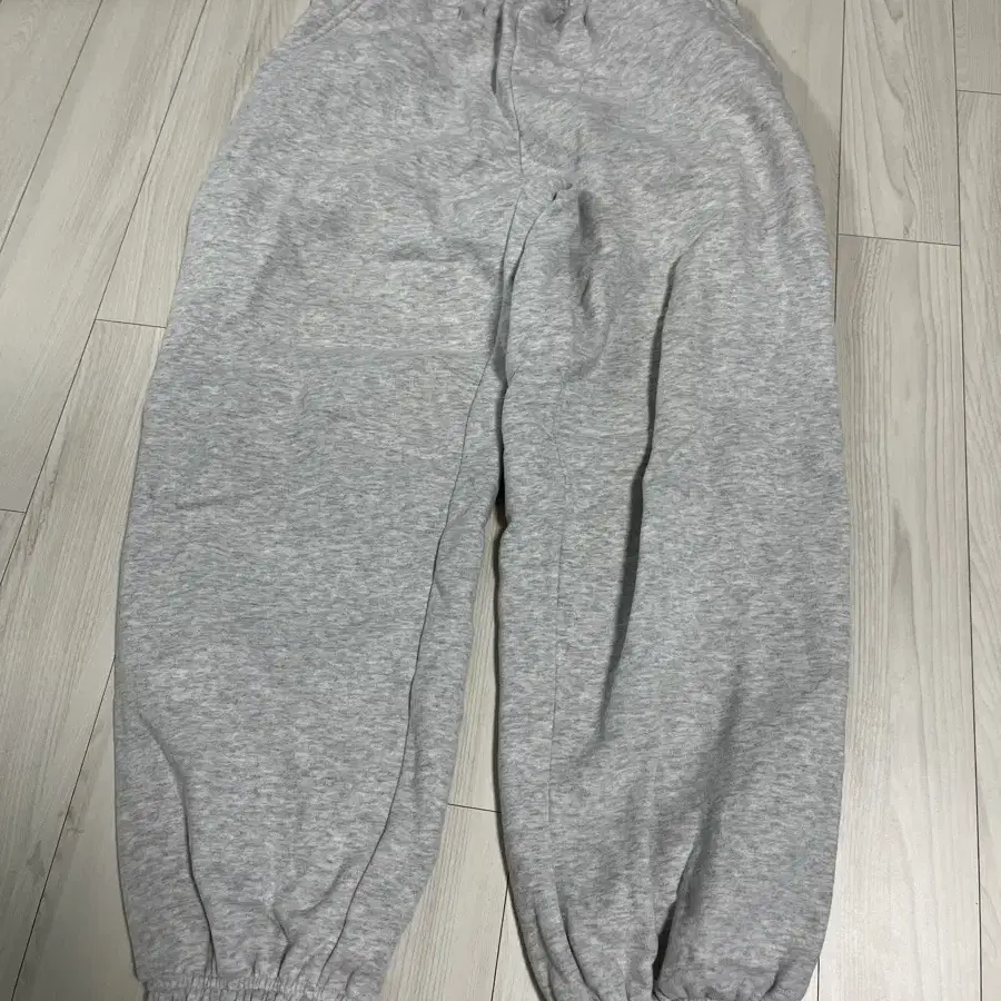 망고매니플리즈  HOLY COTTON JOGGER PANTS 라이트그레이