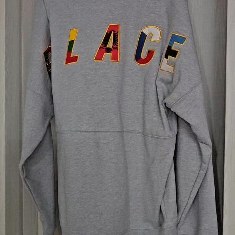 palace 팔라스 Eu 맨투맨 입니다.