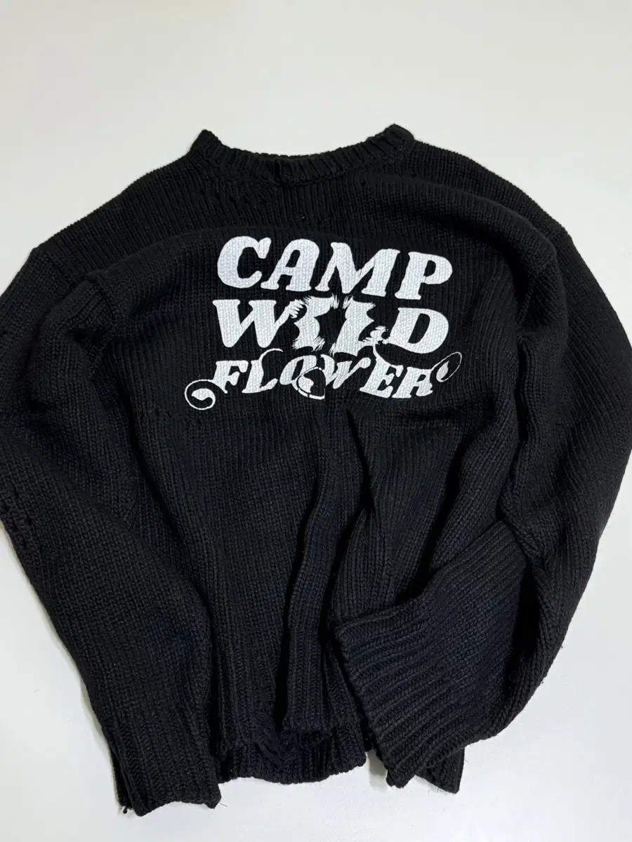 포스 333 니트 Camp Wildflower Knit Pullover