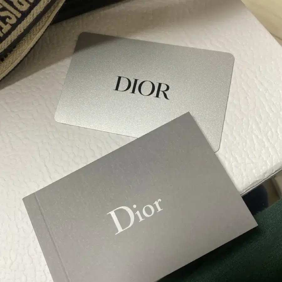 dior book tote 스몰백  (디올 북 토트 스몰백)