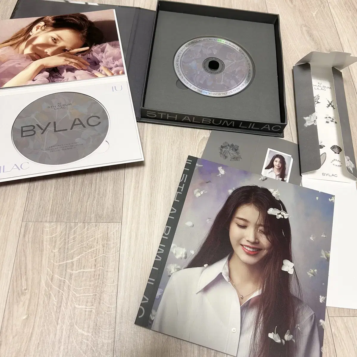 IU Lilac Album