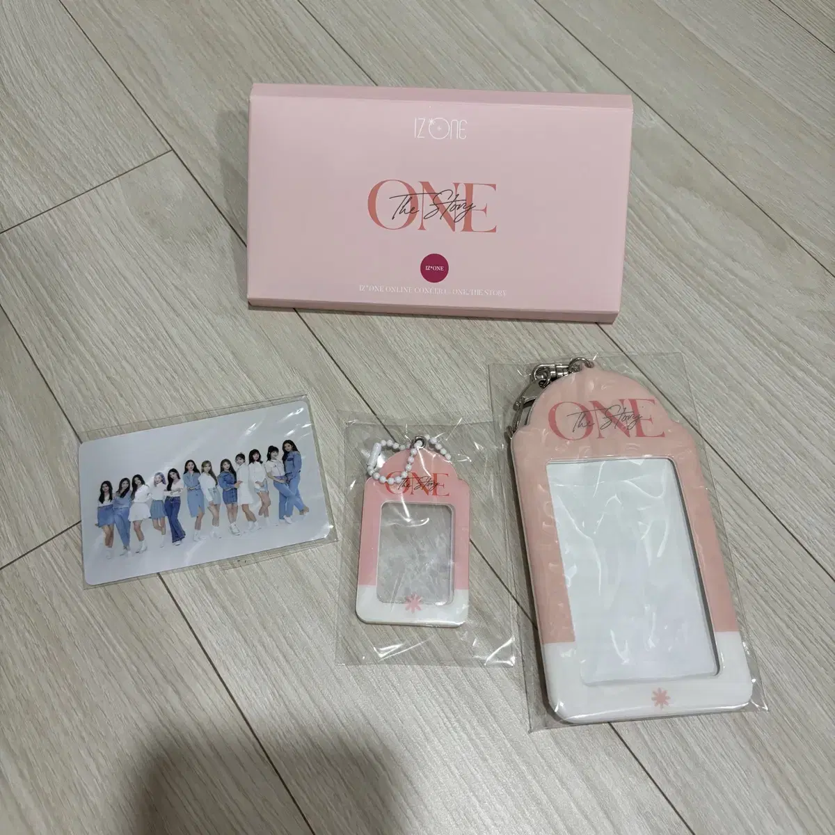 IZ*ONE Wonder Story Online Concert photocard Certificate Holder