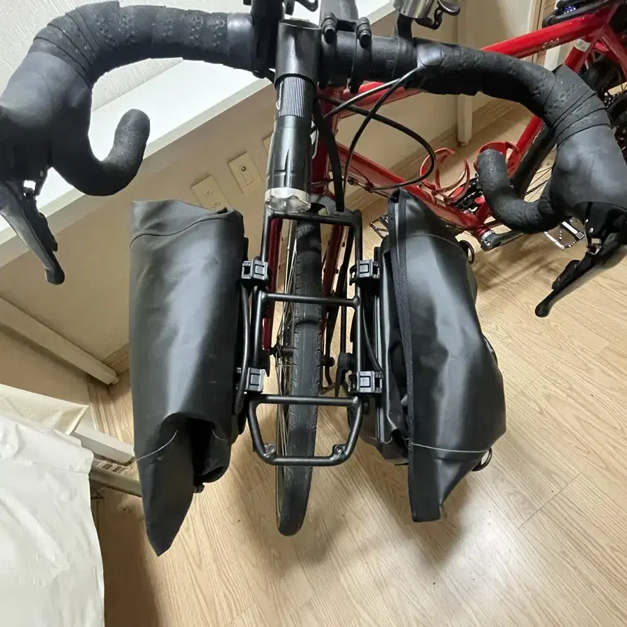 Trek 520 여행/캠핑용 자전거+툴레(Thule)사 가방 4개