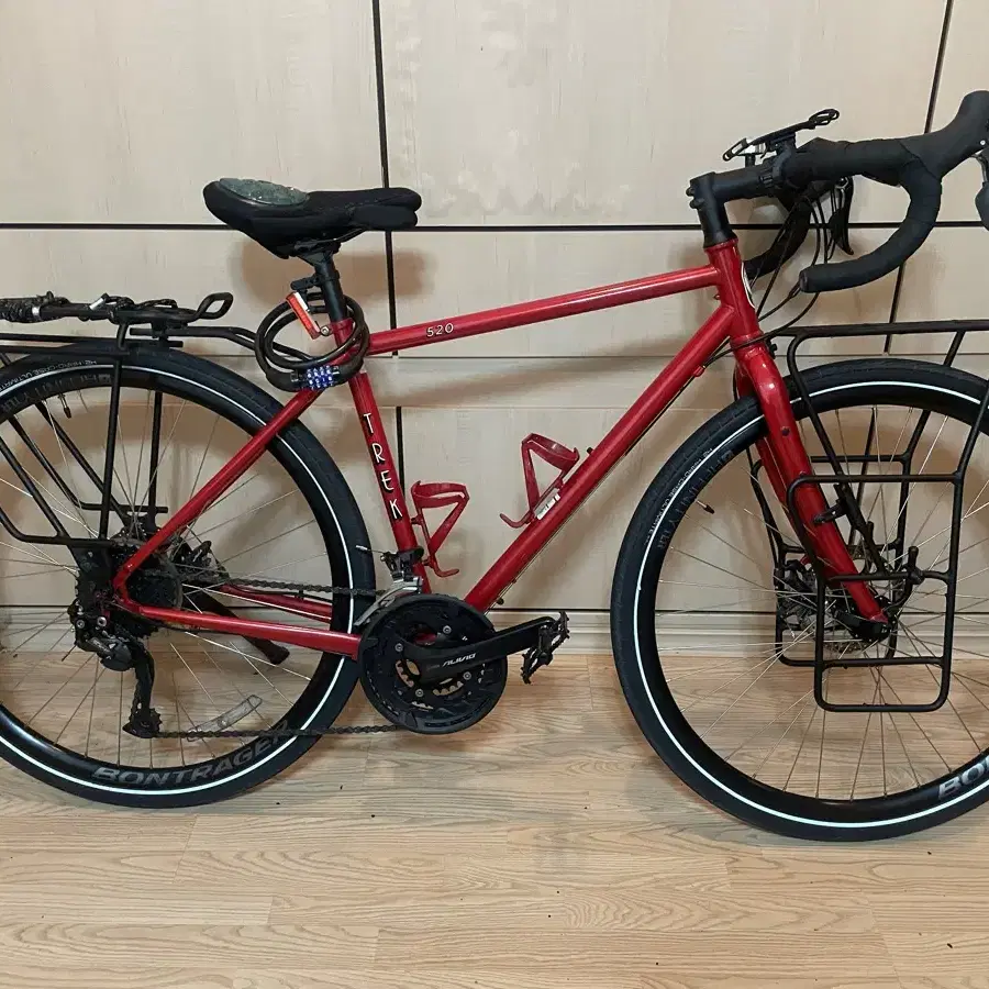 Trek 520 여행/캠핑용 자전거+툴레(Thule)사 가방 4개