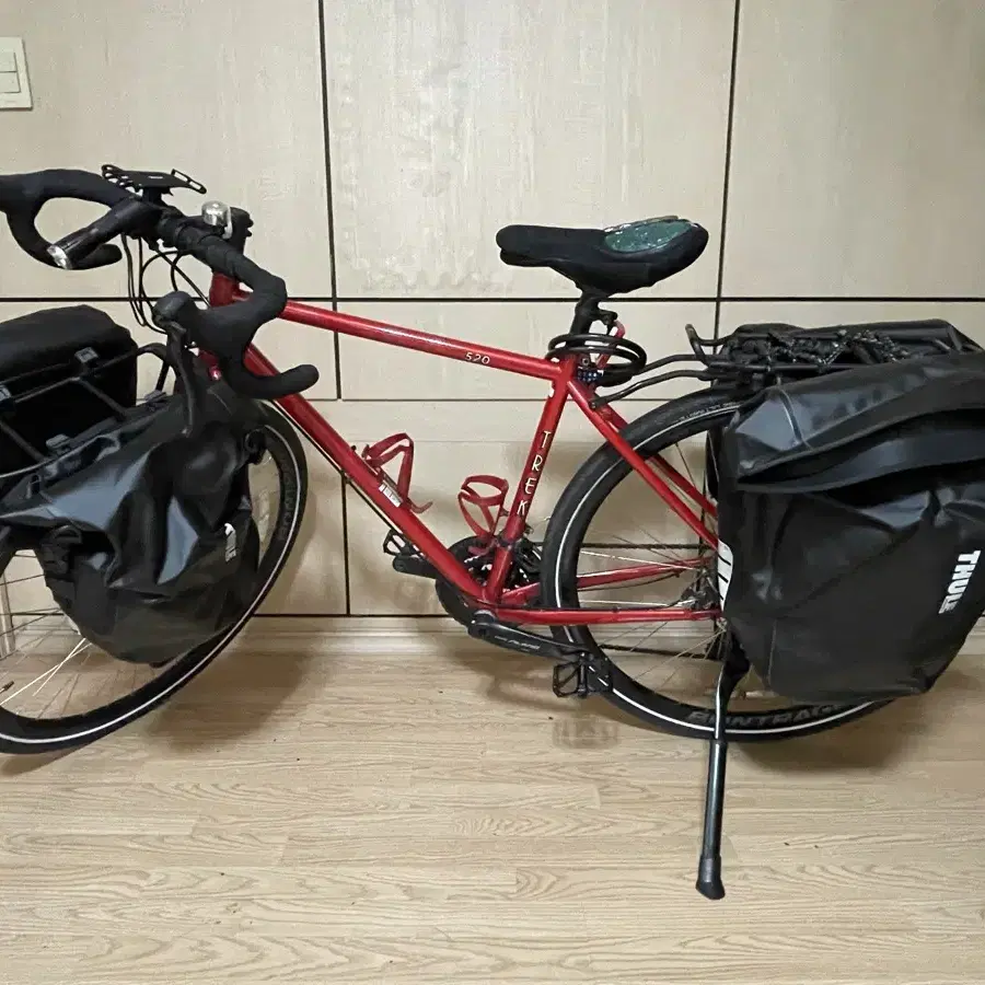 Trek 520 여행/캠핑용 자전거+툴레(Thule)사 가방 4개