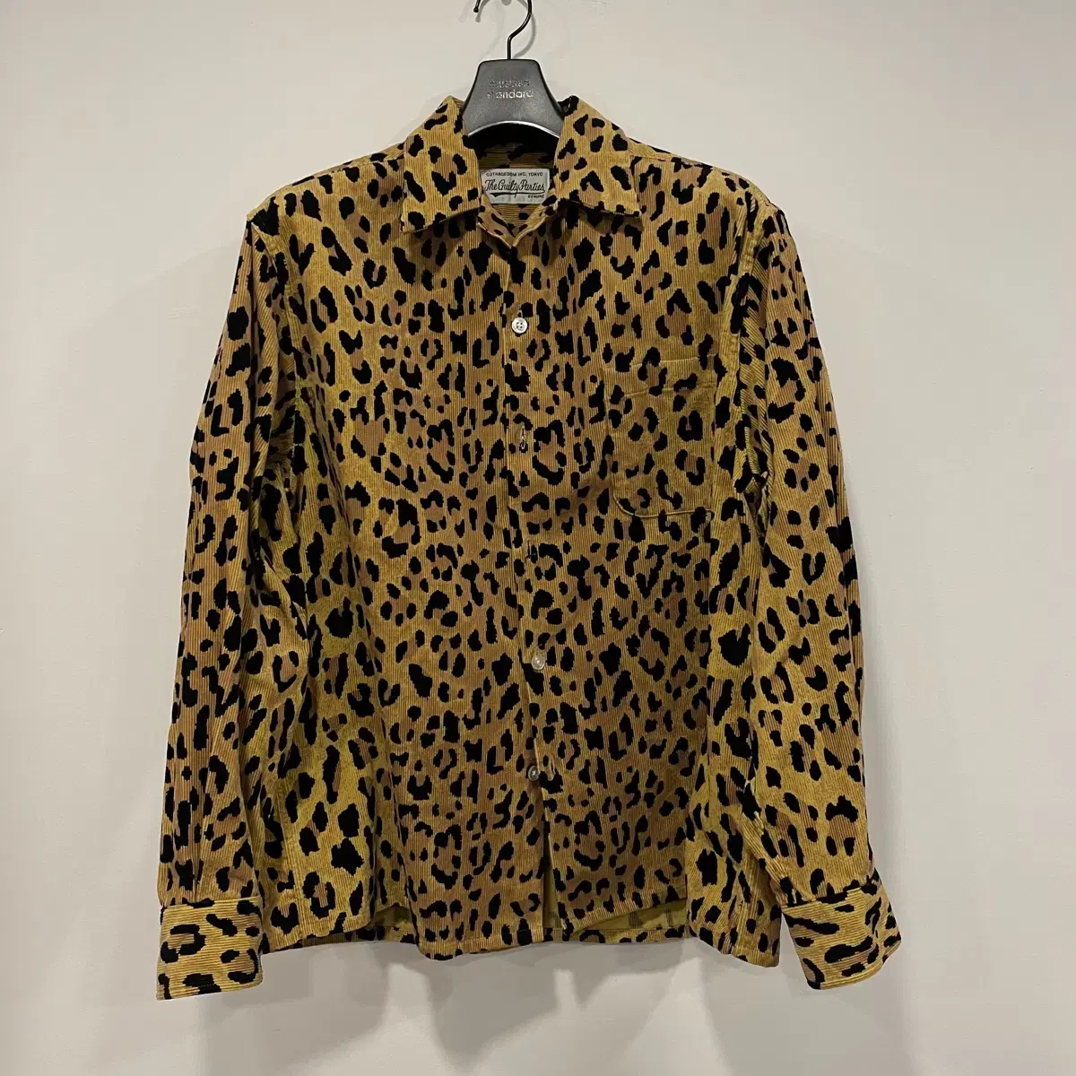 WACKOMARIA Leopard corduroy shirt