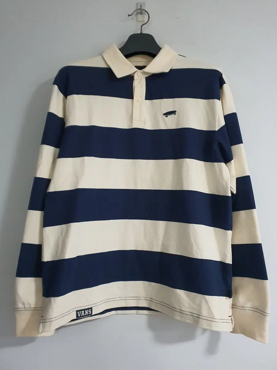 Vahn's Striped Long-Sleeved T-Shirt New Award