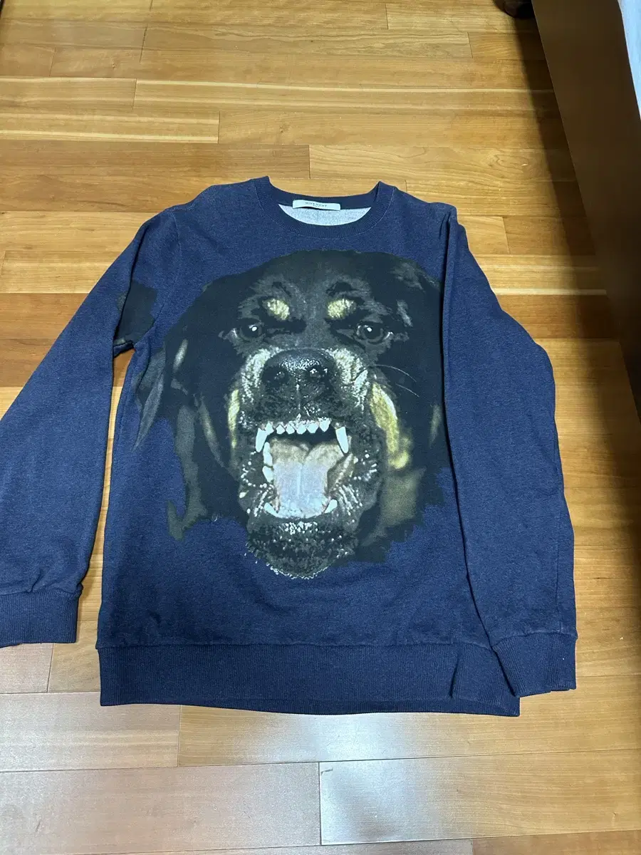 Givenchy Rottweiler men's top