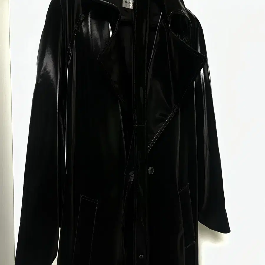 Saint Laurent 생로랑 페이턴트 pvc 코트