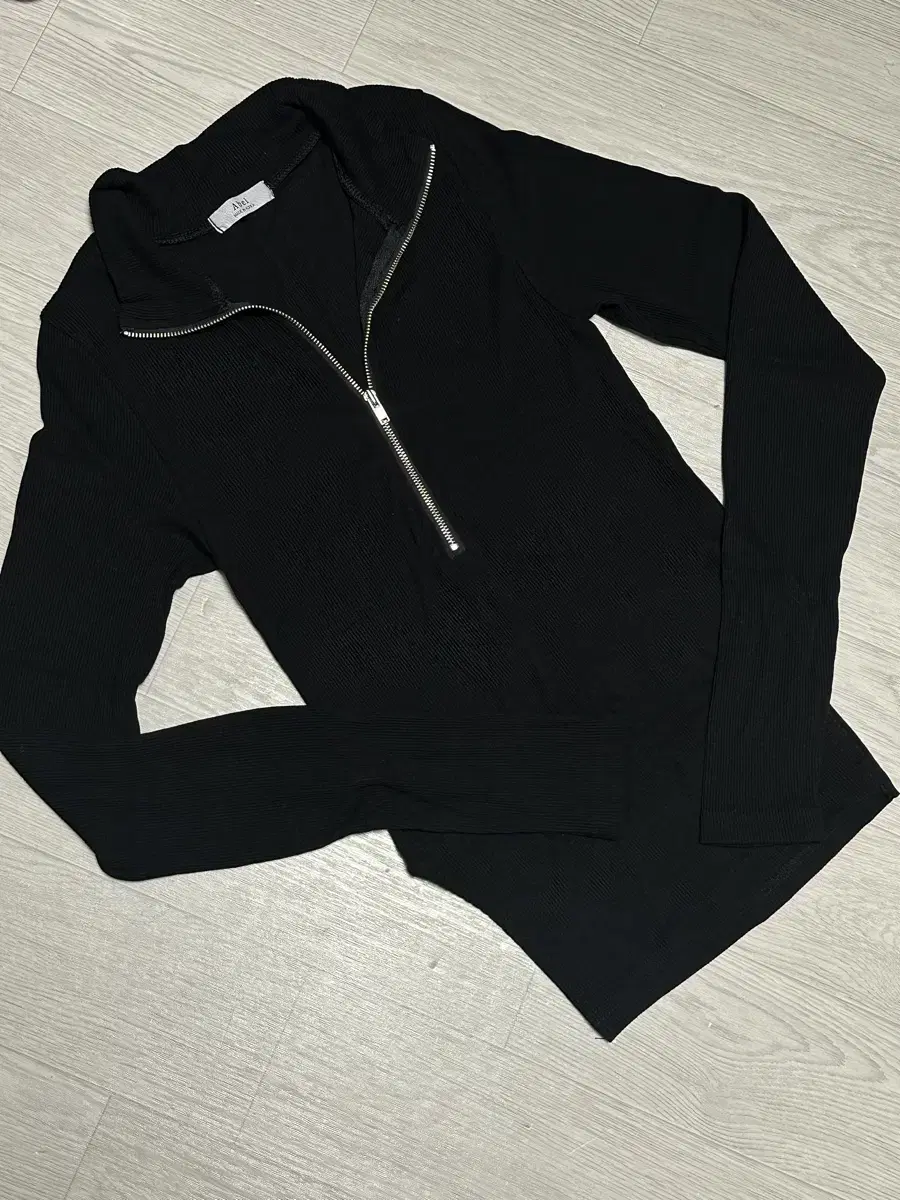 (no fold) Vahn zip-up bodysuit