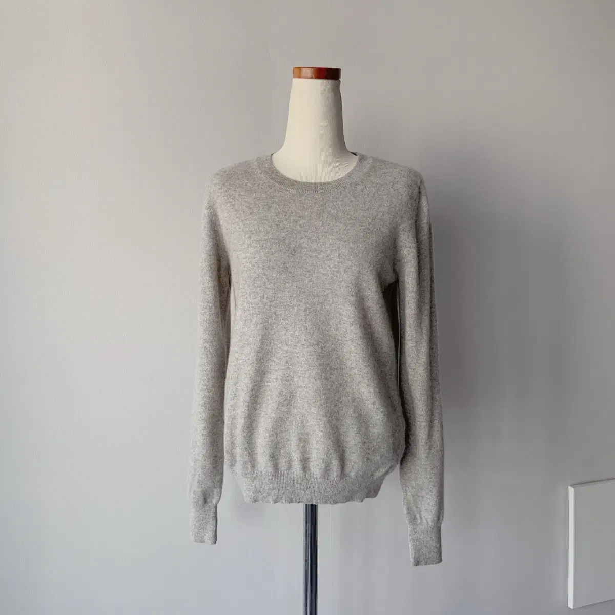 S Uniqlo 100% cashmere knit